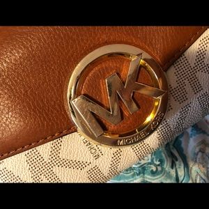 MK PURSE
